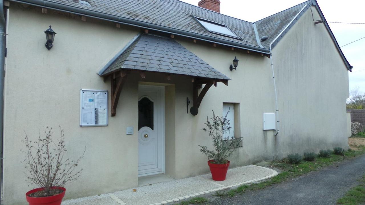 Chambre D'Hotes Mansardee Saint-Ouen-les-Vignes ภายนอก รูปภาพ