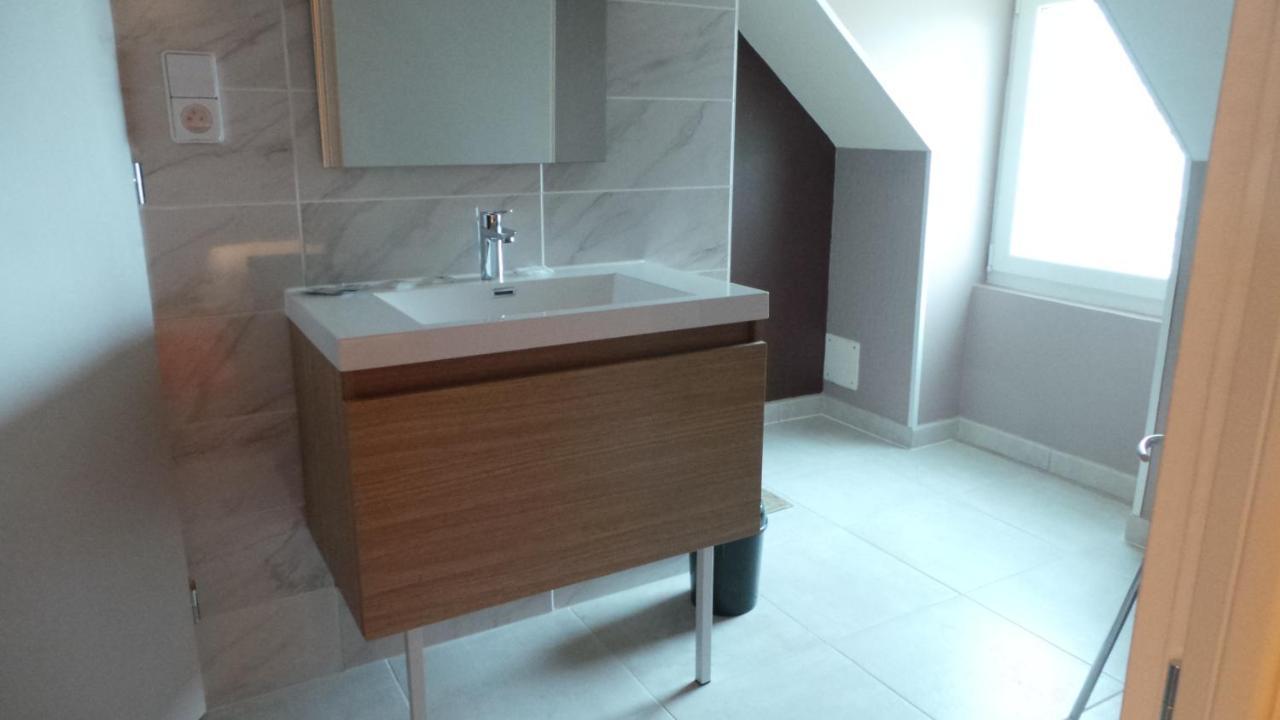 Chambre D'Hotes Mansardee Saint-Ouen-les-Vignes ภายนอก รูปภาพ